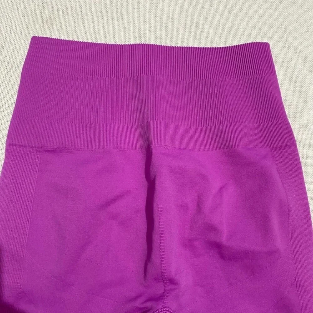 Lululemon Zone In Crop 9A.